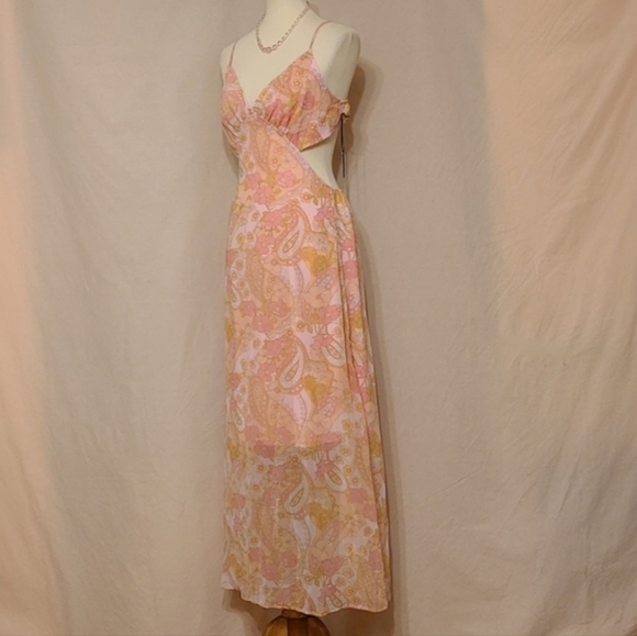 ‼️3 for $60‼️ 3rd+Malt Pink Floral Patterned Cut-out Sides Open Back Maxi Dress - Picture 3 of 12